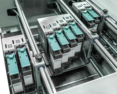 Three independent print heads with 8 inkjet cartridges